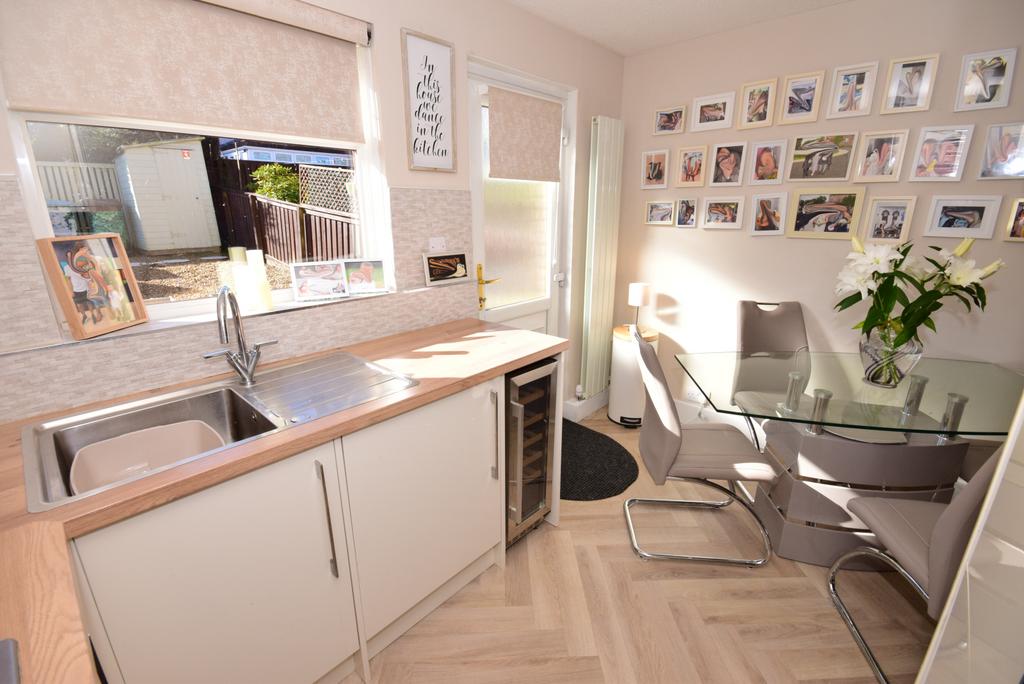 Kitchen/dining