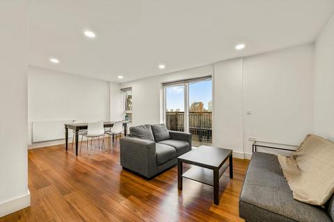 3 bedroom flat for sale, Market Road, London N7