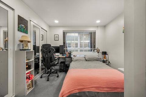 2 bedroom flat for sale, Market Road, London, N7