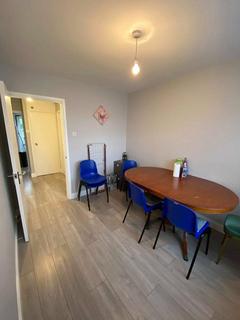 2 bedroom apartment to rent, Bower Close, Northolt, UB5