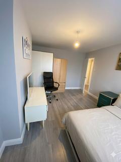 2 bedroom apartment to rent, Bower Close, Northolt, UB5