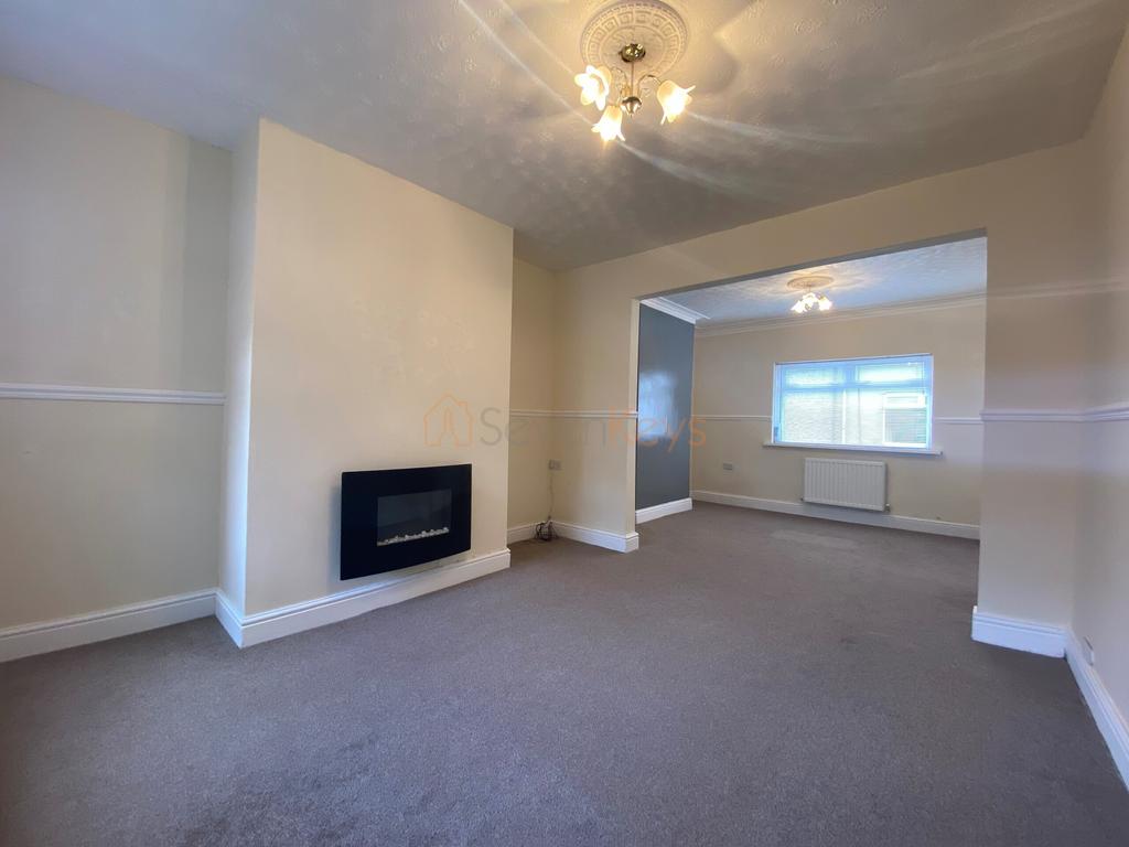 Lounge/ dining room