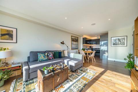 2 bedroom flat for sale, New Park Road, London SW2
