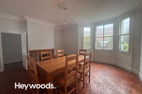 3 bedroom terraced house for sale, Hartshill Road, Stoke-On-Trent, ST4
