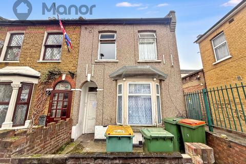 2 bedroom flat for sale - Stanley Road, Manor Park, E12 6RL