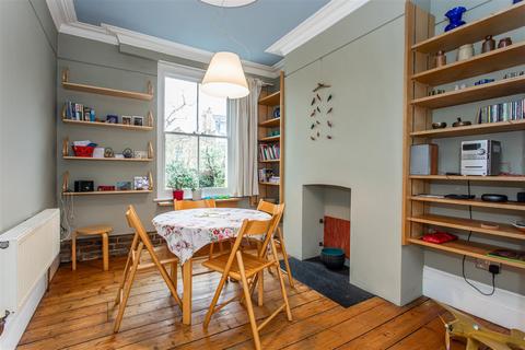 undefined, Driffield Road, Mile End, E3