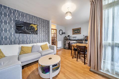3 bedroom maisonette for sale, Willington Road, London