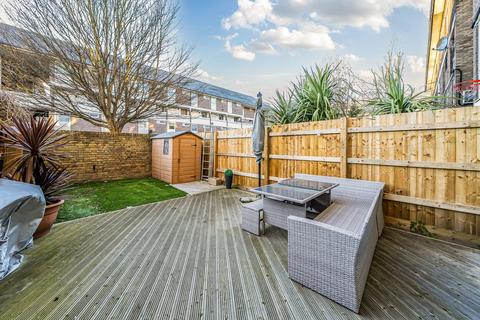 3 bedroom maisonette for sale, Willington Road, London