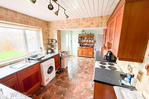 2 bedroom bungalow for sale, Essex Drive, Washington NE37