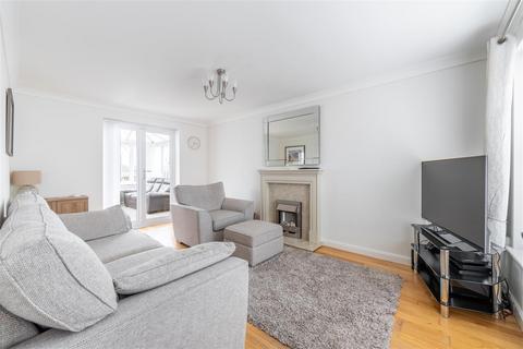 3 bedroom detached house for sale, Blencathra Way, Blaydon-On-Tyne, NE21