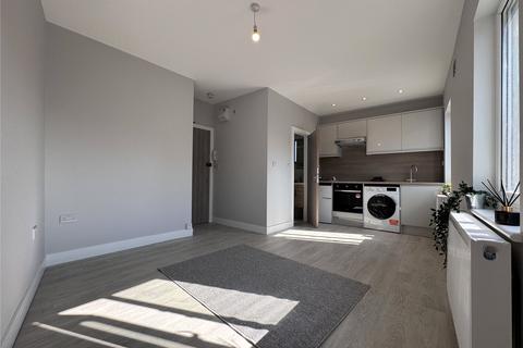 Studio to rent - Heathfield Park, Willesden, NW2