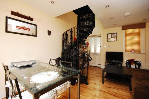 undefined, Salisbury Mews, Fulham, London, SW6
