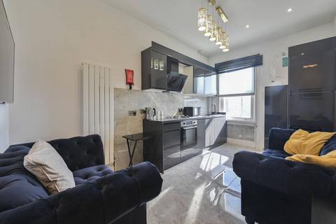 1 bedroom flat to rent, Earls Court, Earls Court, London, SW5