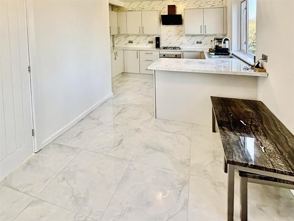 Kitchen/Breakfast Room