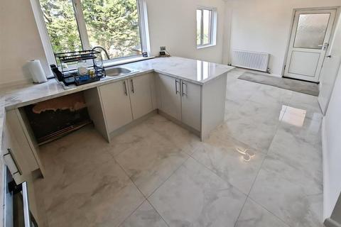 3 bedroom semi-detached house for sale, Roosevelt Avenue, Chatham