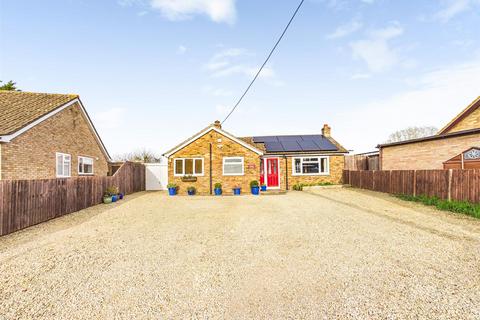 3 bedroom detached bungalow for sale, Main Street, Aylesbury HP18