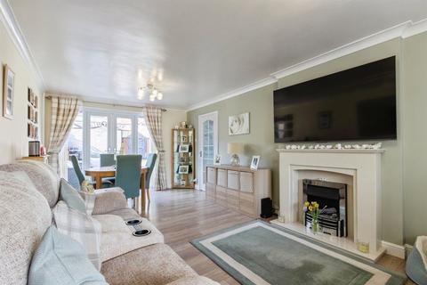3 bedroom terraced house for sale, Naburn Fold, Leeds