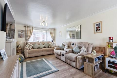 3 bedroom terraced house for sale, Naburn Fold, Leeds