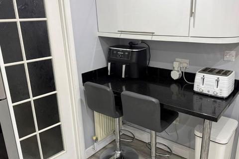 3 bedroom terraced house for sale, Naburn Fold, Leeds