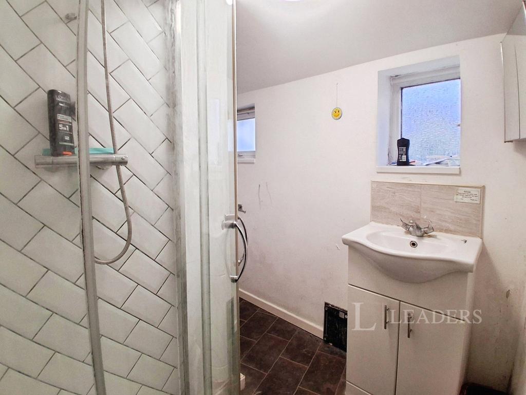 Shared Shower Room 2