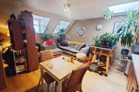 2 bedroom flat for sale, Russell Street, Stroud