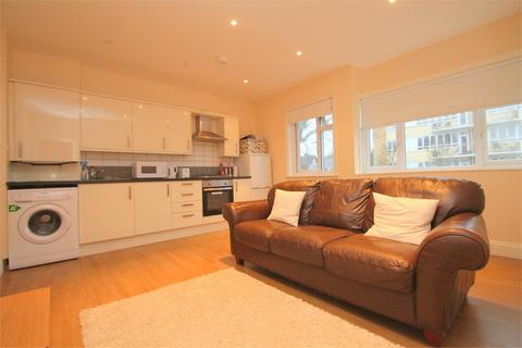 2 bedroom apartment to rent, Bathurst Walk, Richings Park SL0