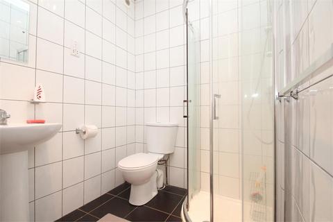 2 bedroom apartment to rent, Bathurst Walk, Richings Park SL0