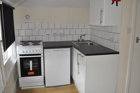 1 bedroom flat to rent, 2 Wolverton Gardens, London, W6