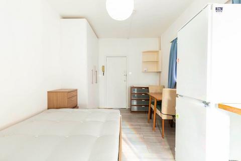 Studio to rent - Ash Grove, London NW2