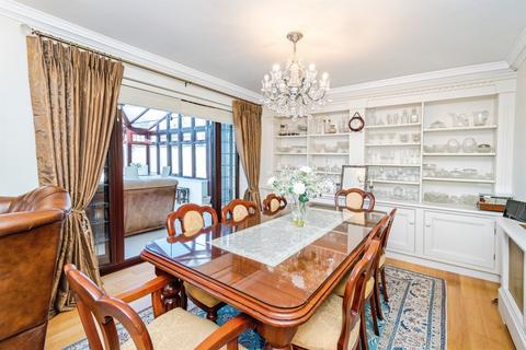 5 bedroom detached house for sale, Pinehurst Road, Southampton