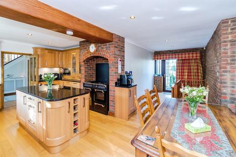 5 bedroom detached house for sale, Pinehurst Road, Southampton