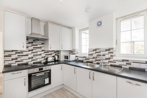 3 bedroom apartment to rent, Tabard Garden Estate, London SE1