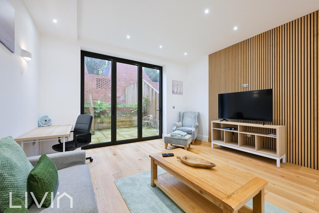 Maplehurst square, 7  (5)