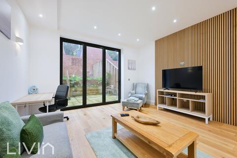undefined, 29 The Grove, Coulsdon CR5