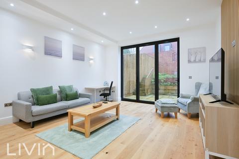 undefined, 29 The Grove, Coulsdon CR5