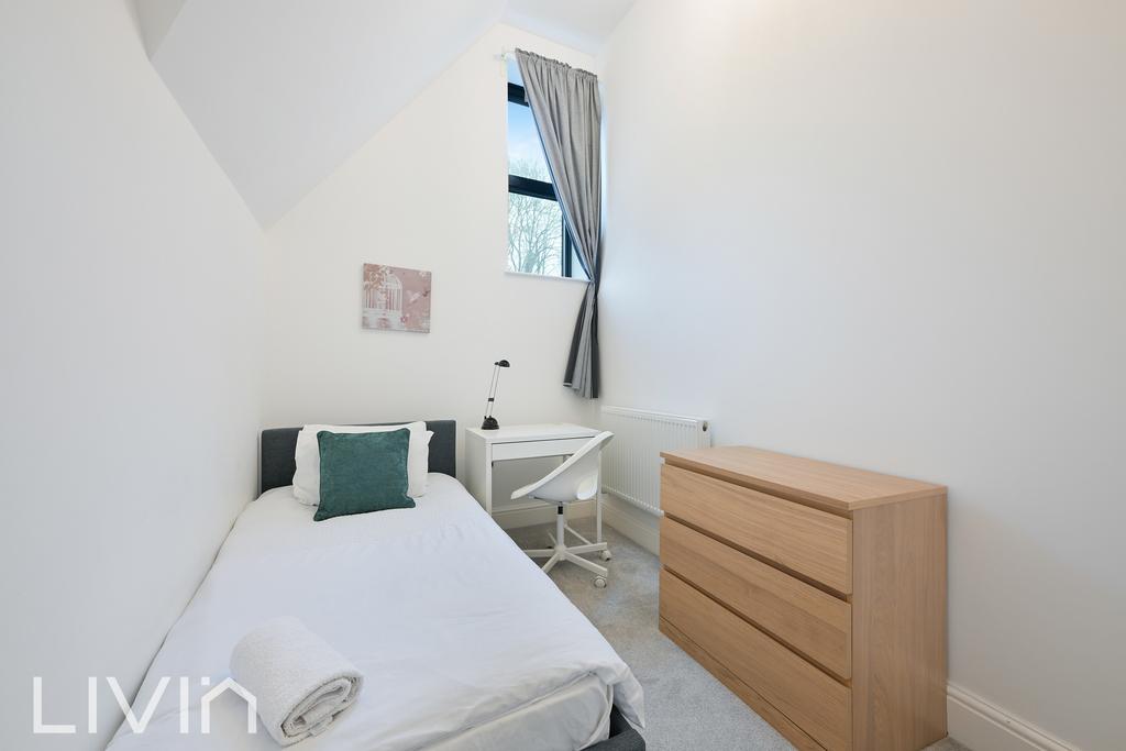 Maplehurst square, 7  (8)