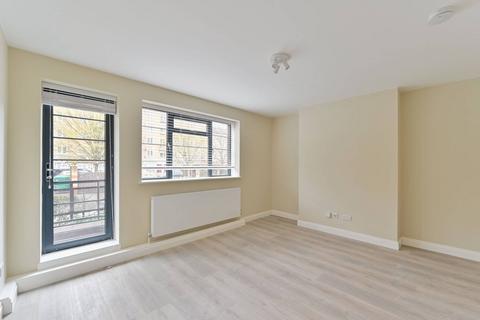 4 bedroom flat to rent, Burden House, Vauxhall, London, SW8