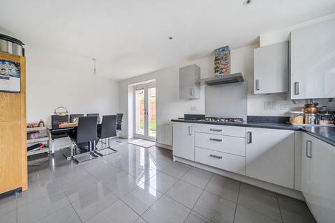 4 bedroom detached house for sale, Frossell Court, Wootton