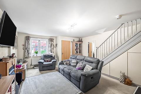 3 bedroom semi-detached house for sale, Holbeach Drive Kingsway, Gloucester GL2