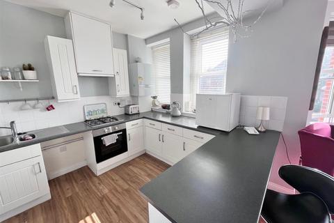 2 bedroom flat for sale, Sutton Avenue, Seaford