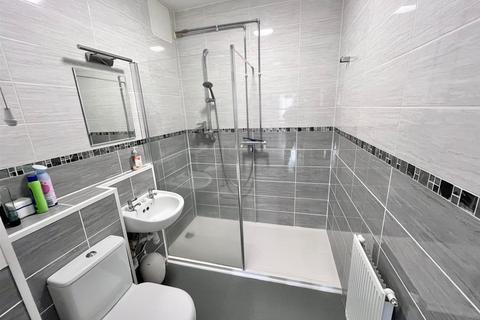 2 bedroom flat for sale, Sutton Avenue, Seaford