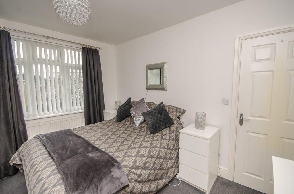 Bedroom one pic 2.jpg