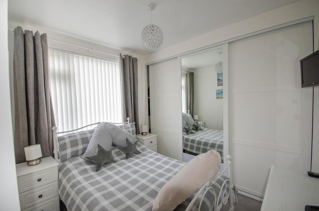 Bedroom two.jpg