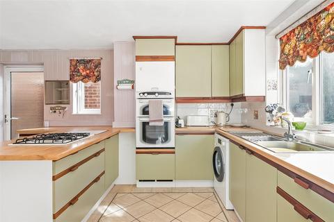 undefined, Old Lodge Lane, Purley CR8
