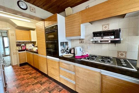 3 bedroom end of terrace house for sale, Mount Pleasant Road, Romford