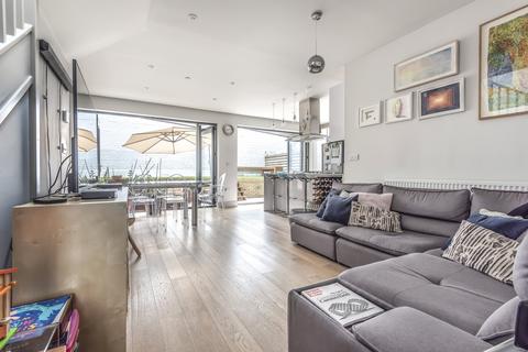 3 bedroom house to rent, Bon Marche Mews, Gipsy Hill, London, SE27