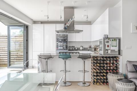 3 bedroom house to rent, Bon Marche Mews, Gipsy Hill, London, SE27