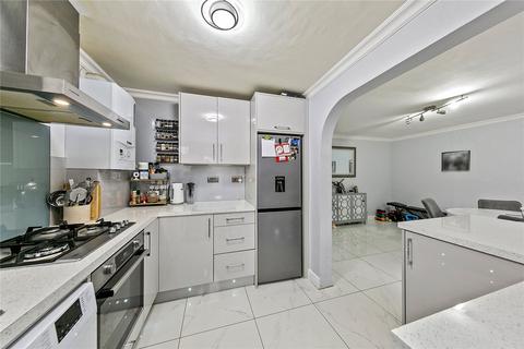 3 bedroom semi-detached house for sale, New Close, Feltham