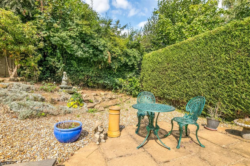 Whetstone Court 6-8.jpg