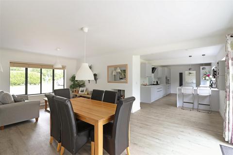 5 bedroom house for sale, Checkers, Rodborough